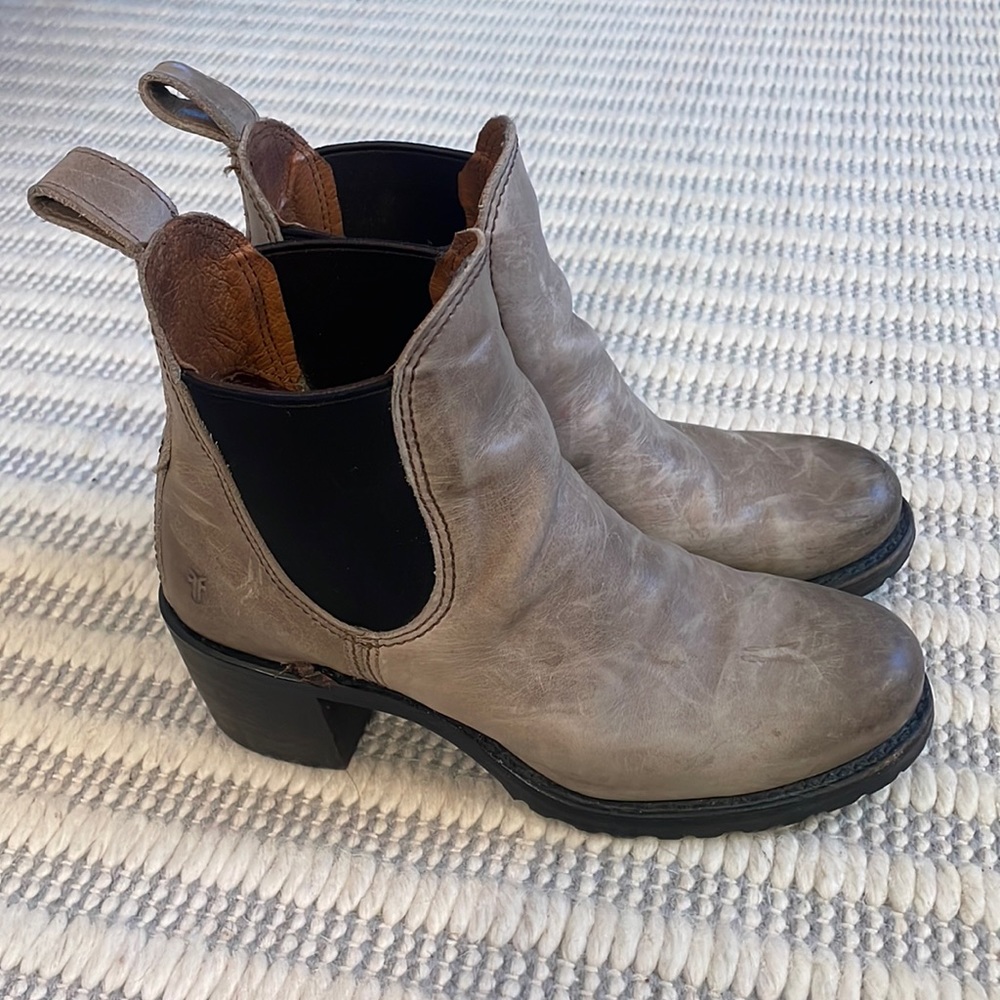 Frye Sabrina Chelsea Boots. Gently worn only a handful of times.